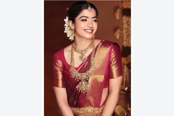 ట్రెడిషనల్ లుక్లో రష్మిక రాయల్ వైబ్!